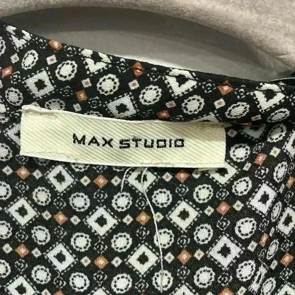 Max Studio balloon Long Sleeve Patterned Office Blouse Shirt size medium - Picture 2 of 6